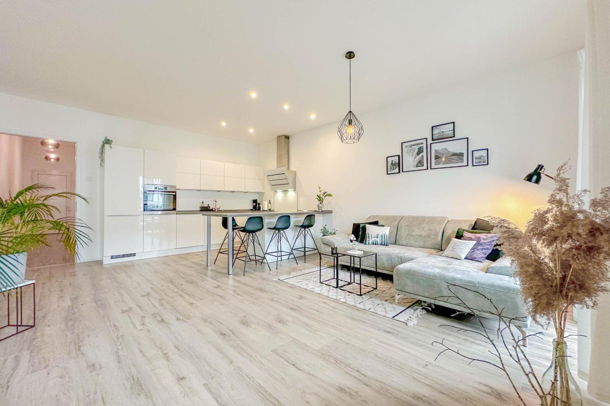 Modernes Trierer Cityloft Mit Grossem Balkon Exteriör bild